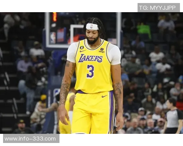 浓眉状态低迷半场表现不佳仅得8分7板并出现两次失误 浓眉状态低迷半场表现不佳仅得8分7板并出现两次失误