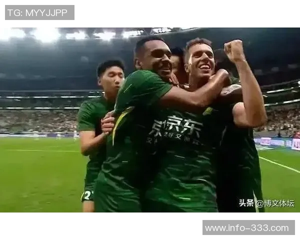 近600名国安球迷远征亚冠客场热情助威气氛火爆几乎反转主场优势 近600名国安球迷远征亚冠客场热情助威气氛火爆几乎反转主场优势