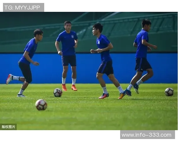 马卡分析吉梅内斯复出后防线组合的稳定性与潜力 马卡分析吉梅内斯复出后防线组合的稳定性与潜力