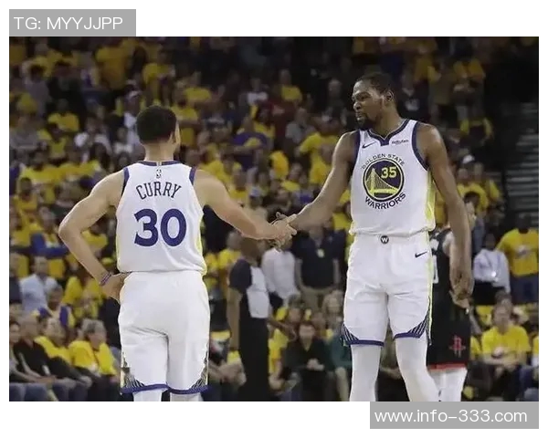 网友热议巴特勒与KD之争KD回应称你不在队里兄弟别操心 网友热议巴特勒与KD之争KD回应称你不在队里兄弟别操心